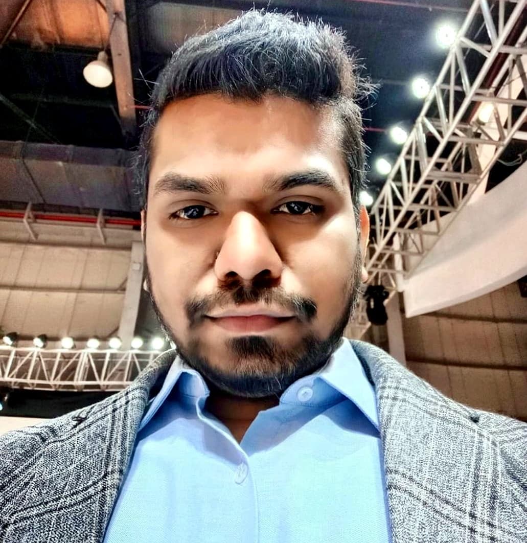 Manas Majhi at an indoor event